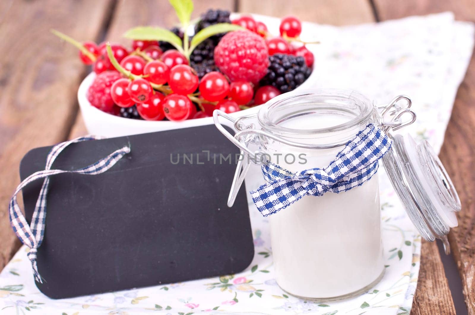 Berries with yoghurt