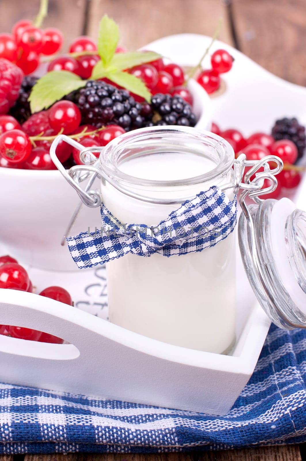 Berries with yoghurt