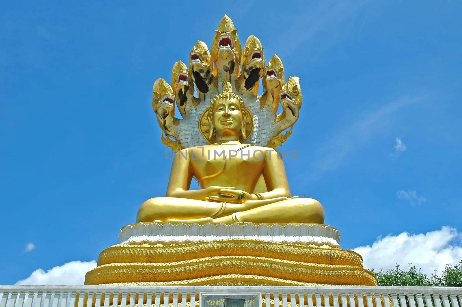 big buddha sculpture