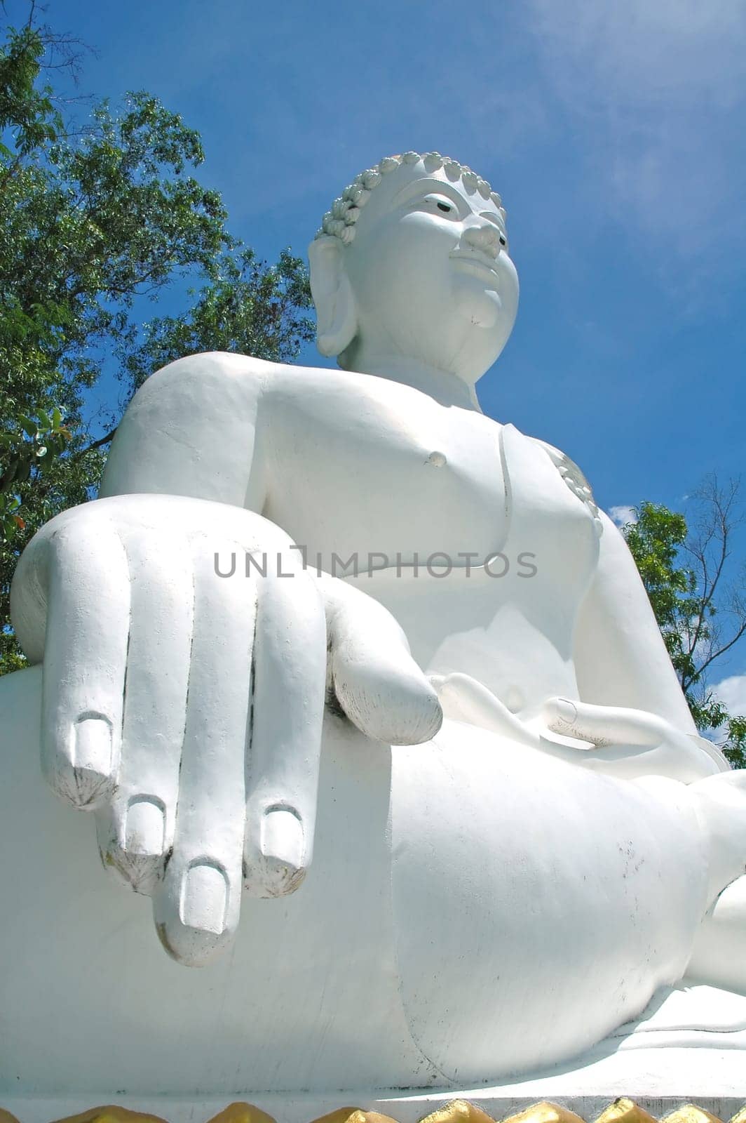 big buddha sculpture