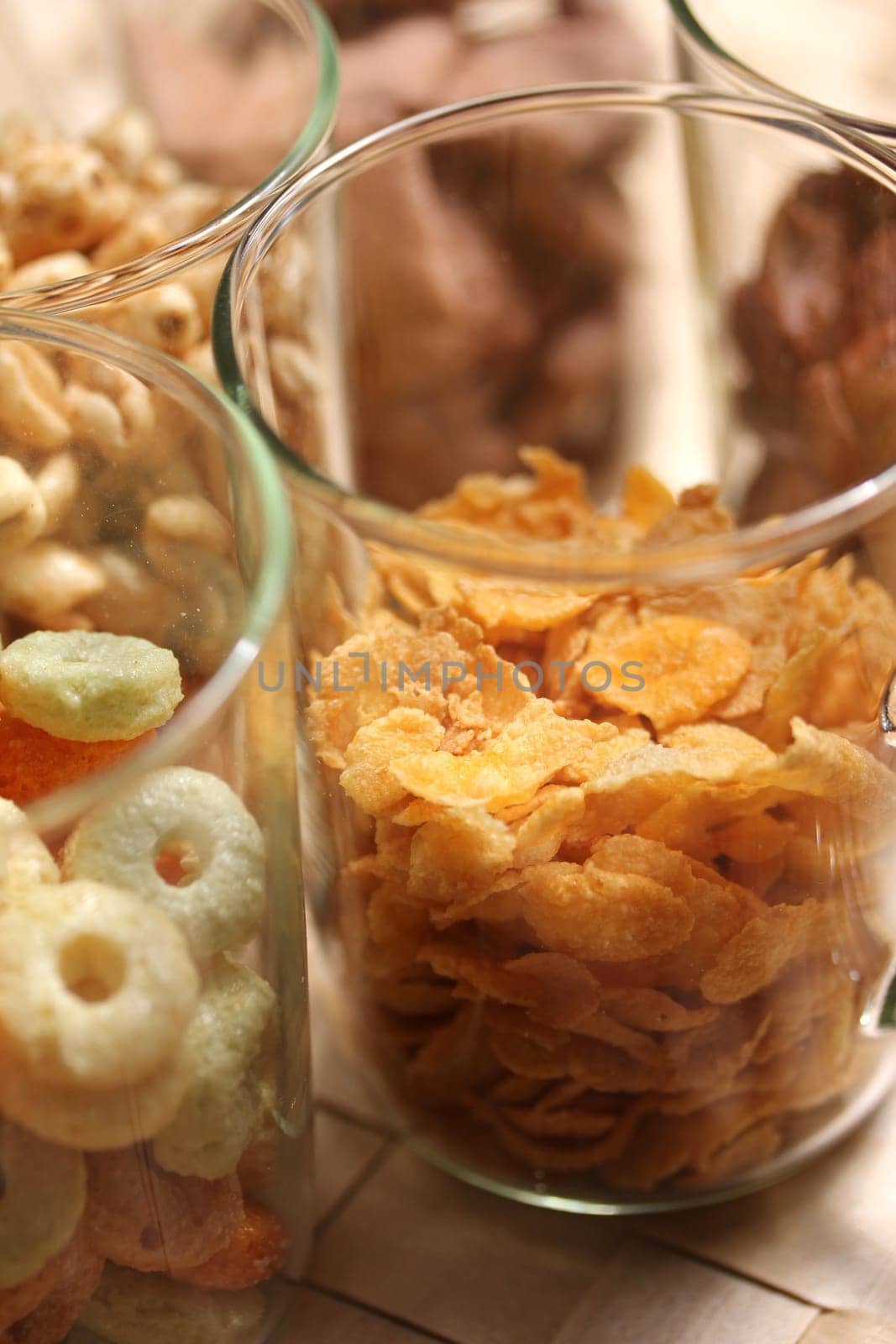 a mix of breakfast cereals