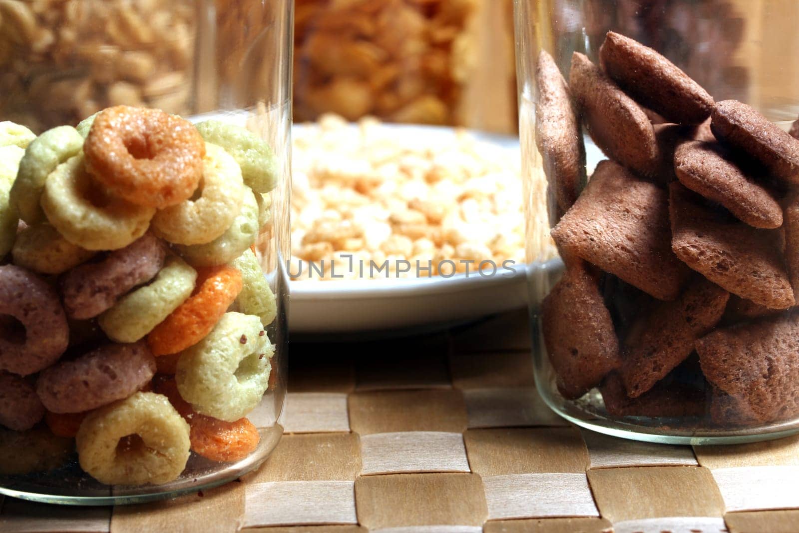 a mix of breakfast cereals