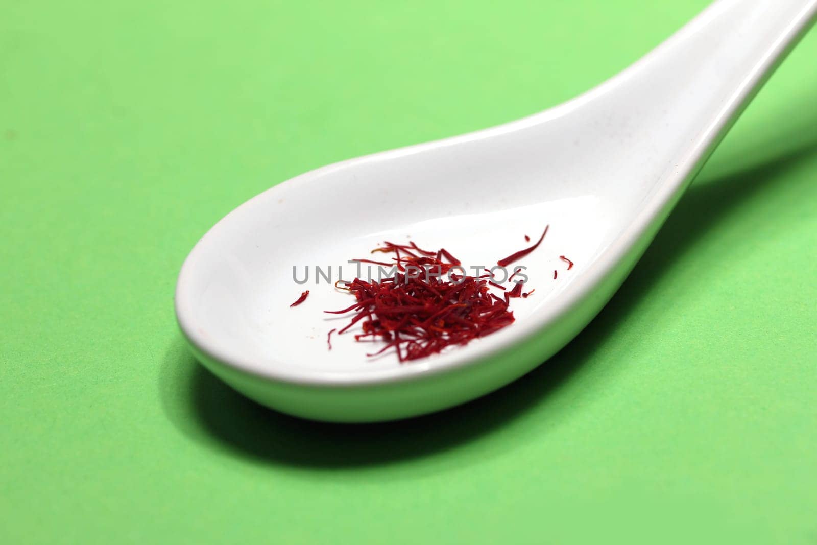cloves on a spoon