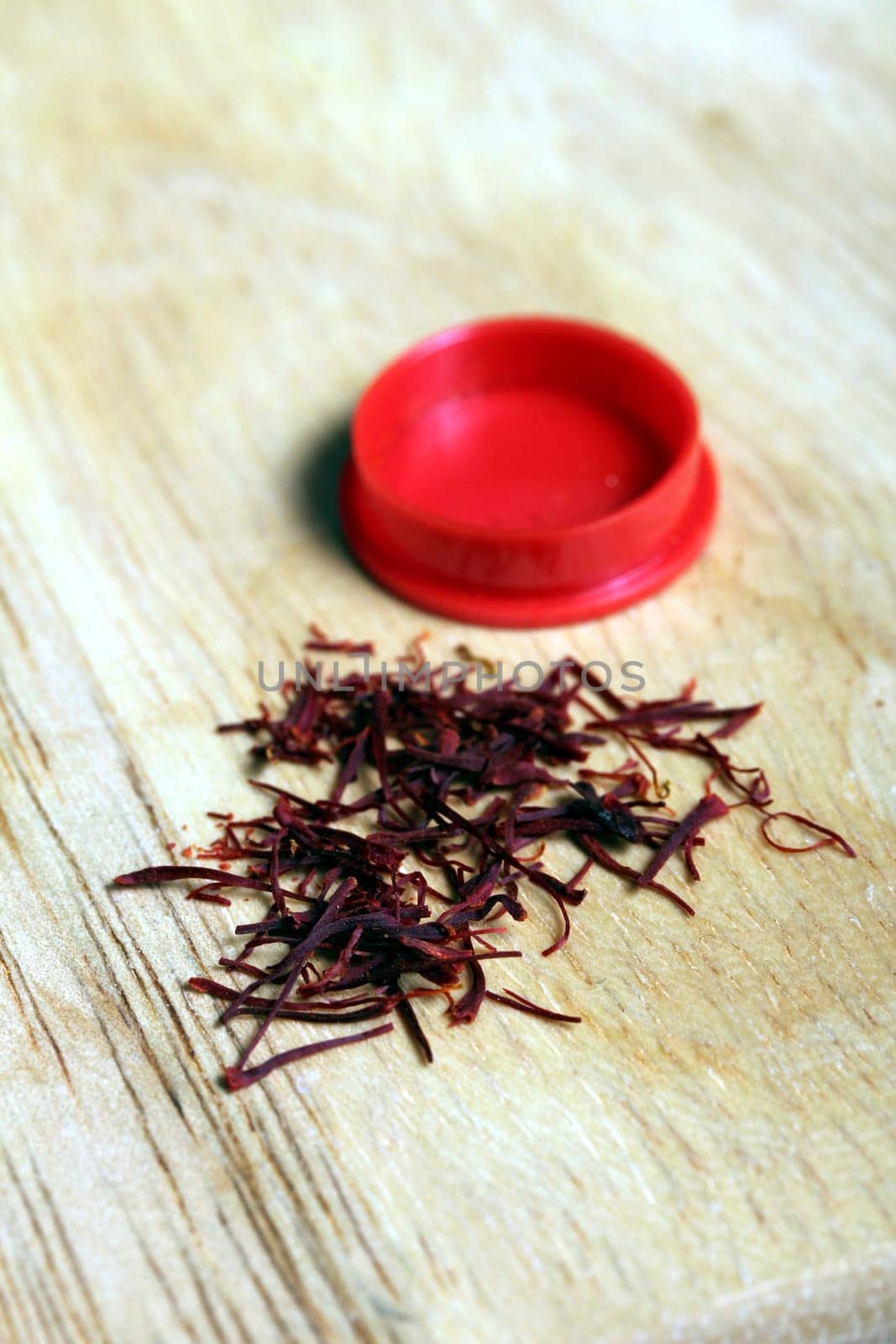plain saffron threads