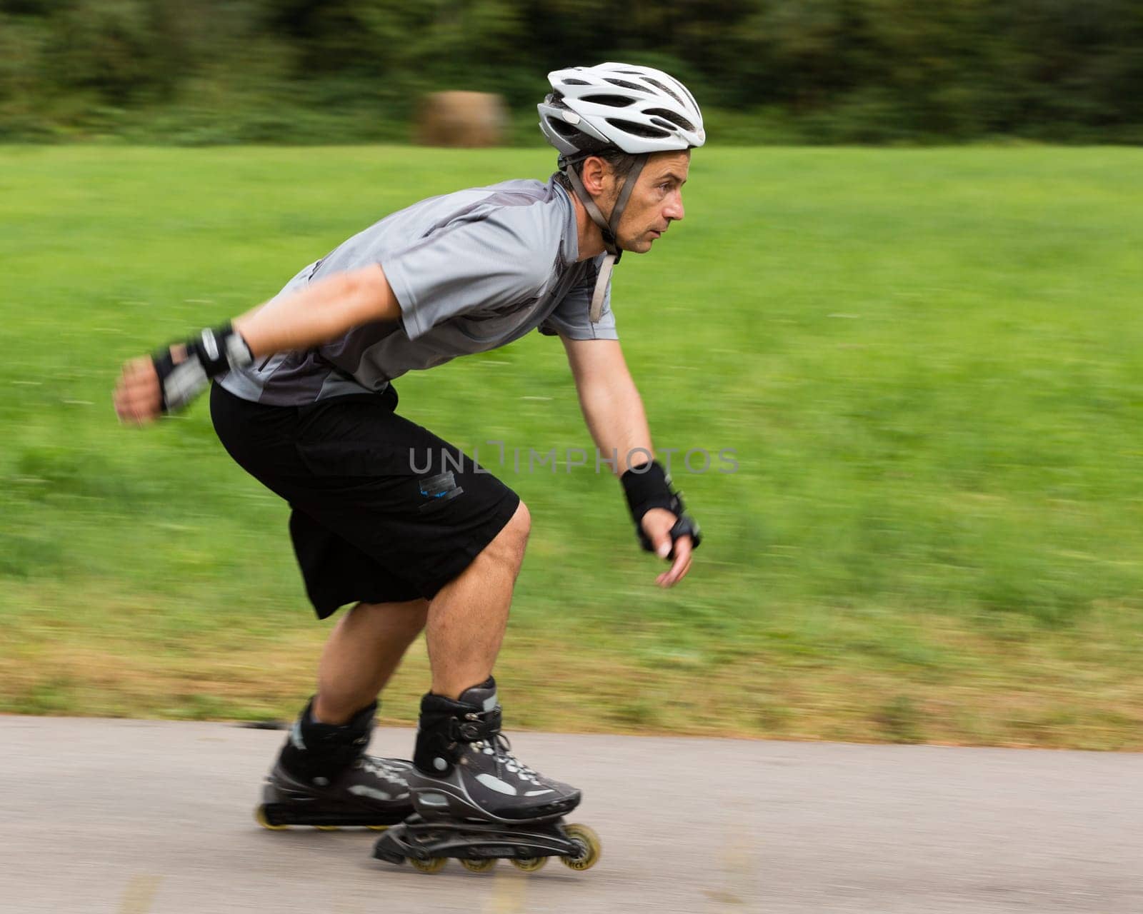 Speed skaters