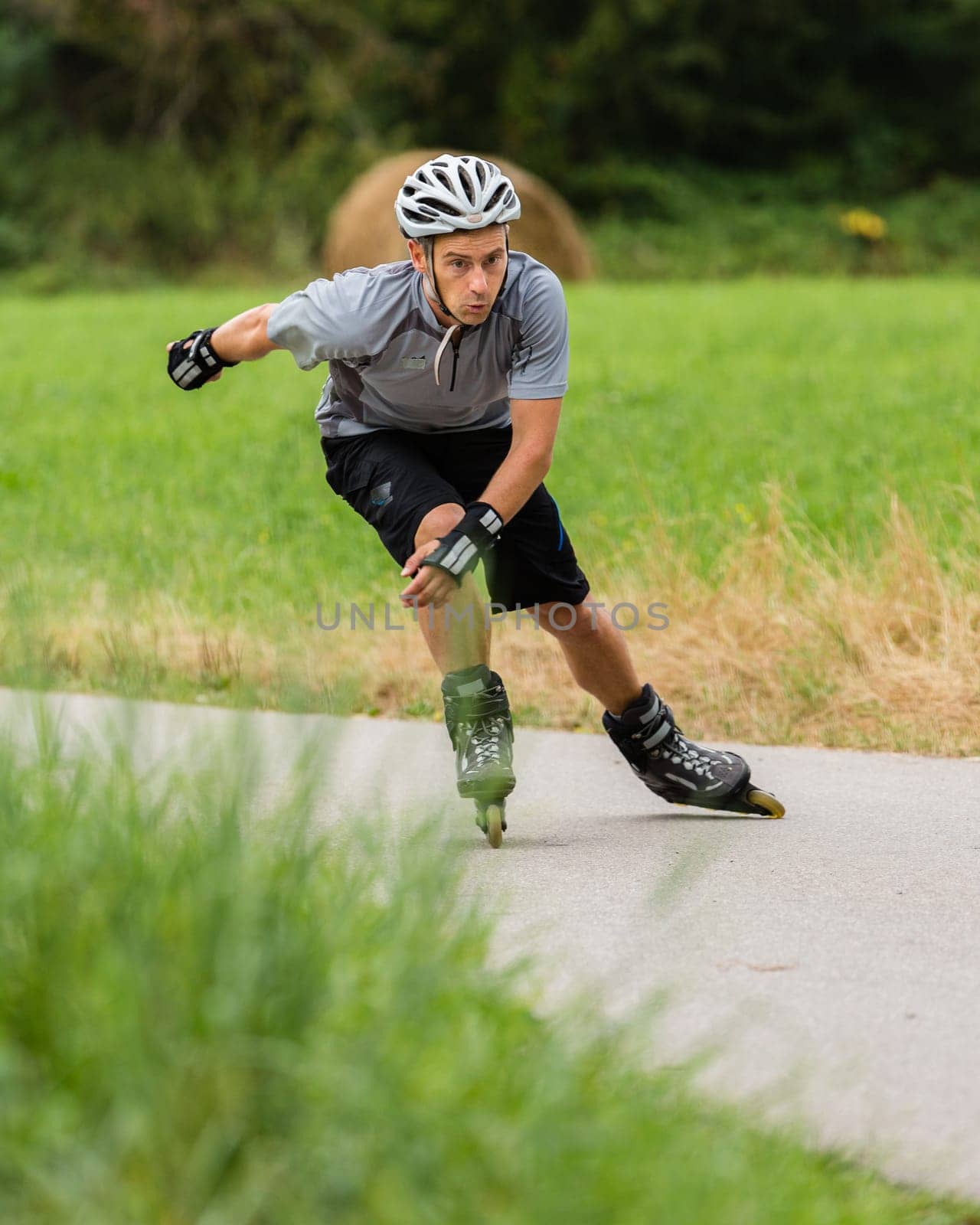 Speed skaters