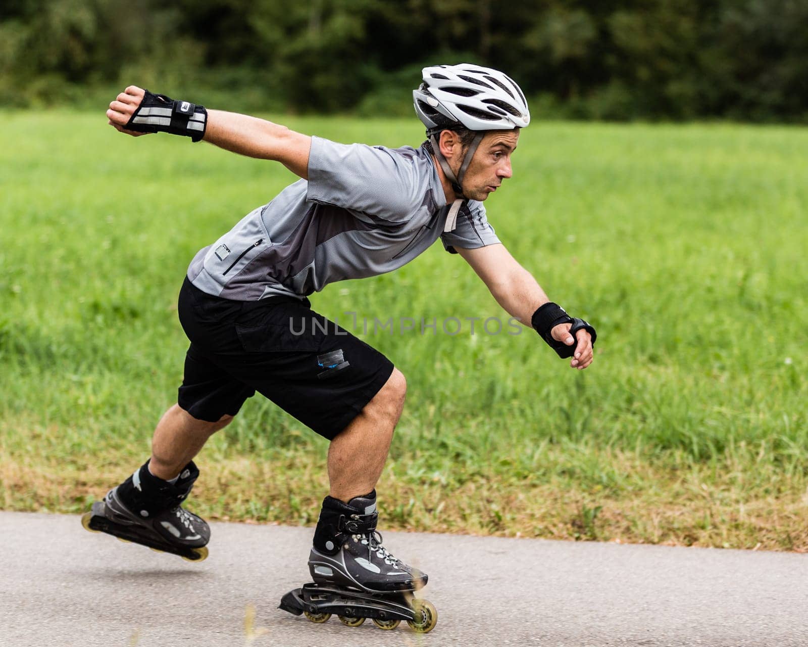 Speed skaters