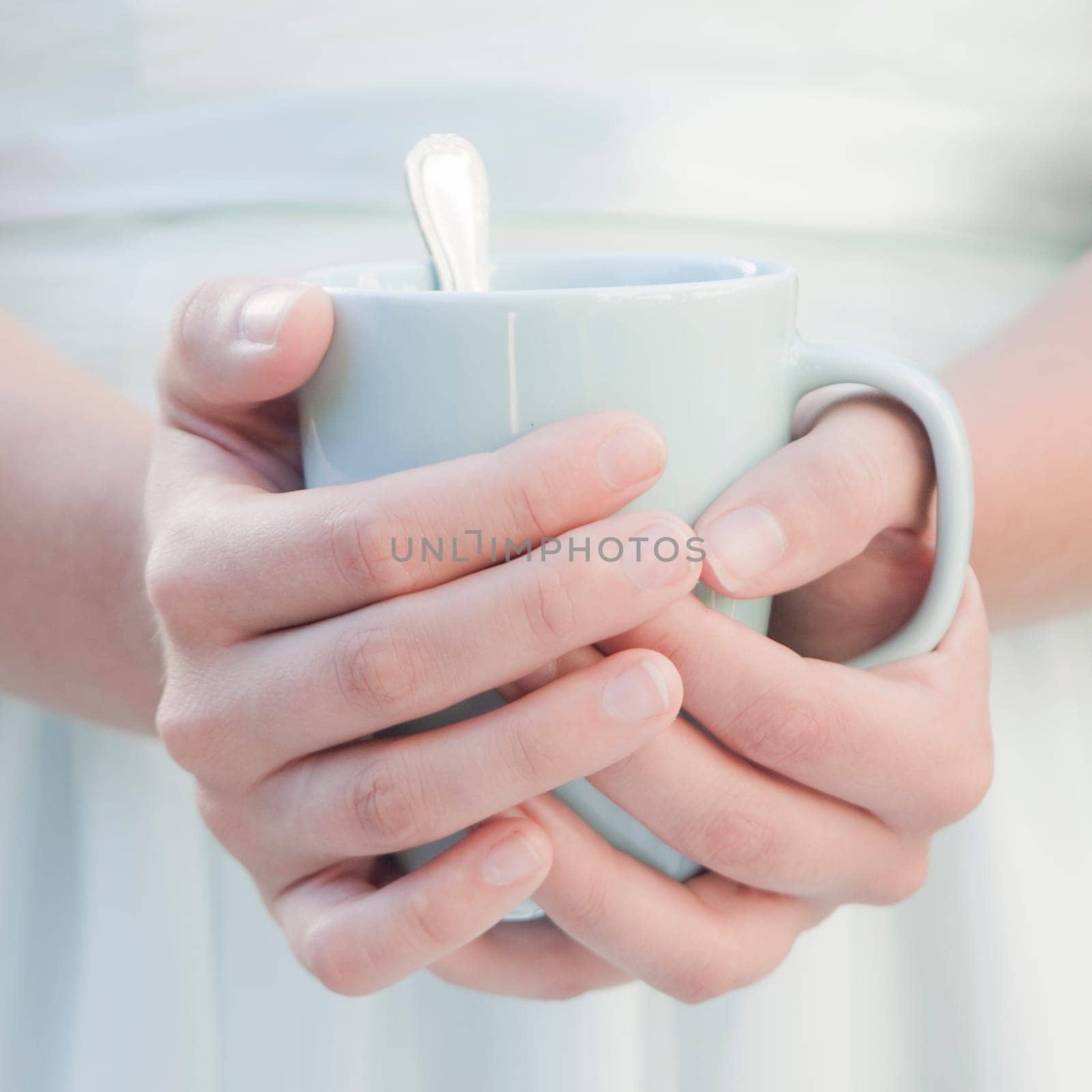 to hold on to a cup