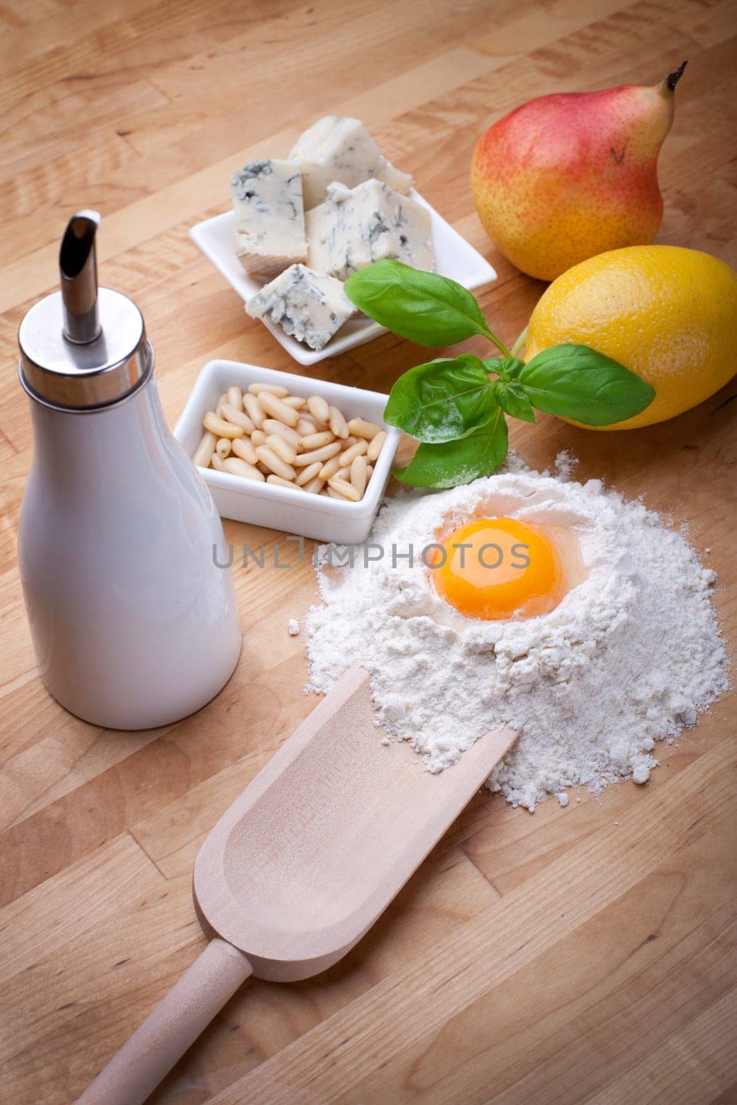 Preparation Ravioli with Gorgonzola and Pear