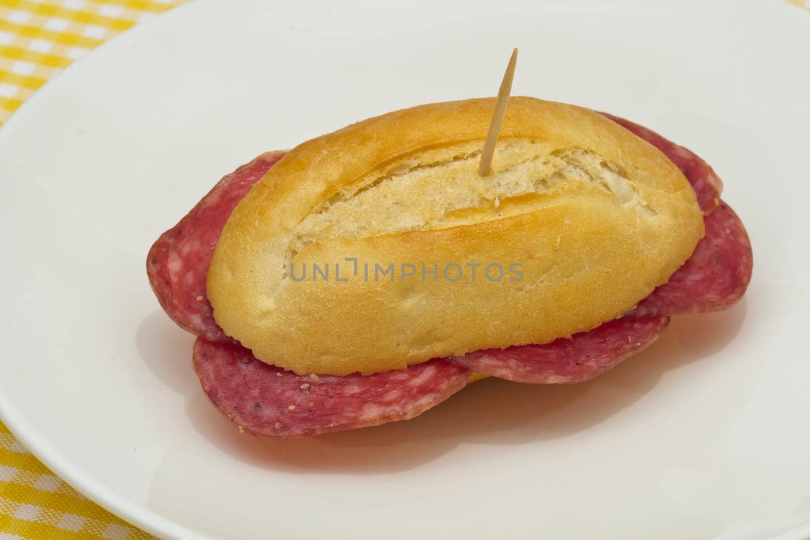 Cover sausage typical size vasco.Típicas Spanish tapas.