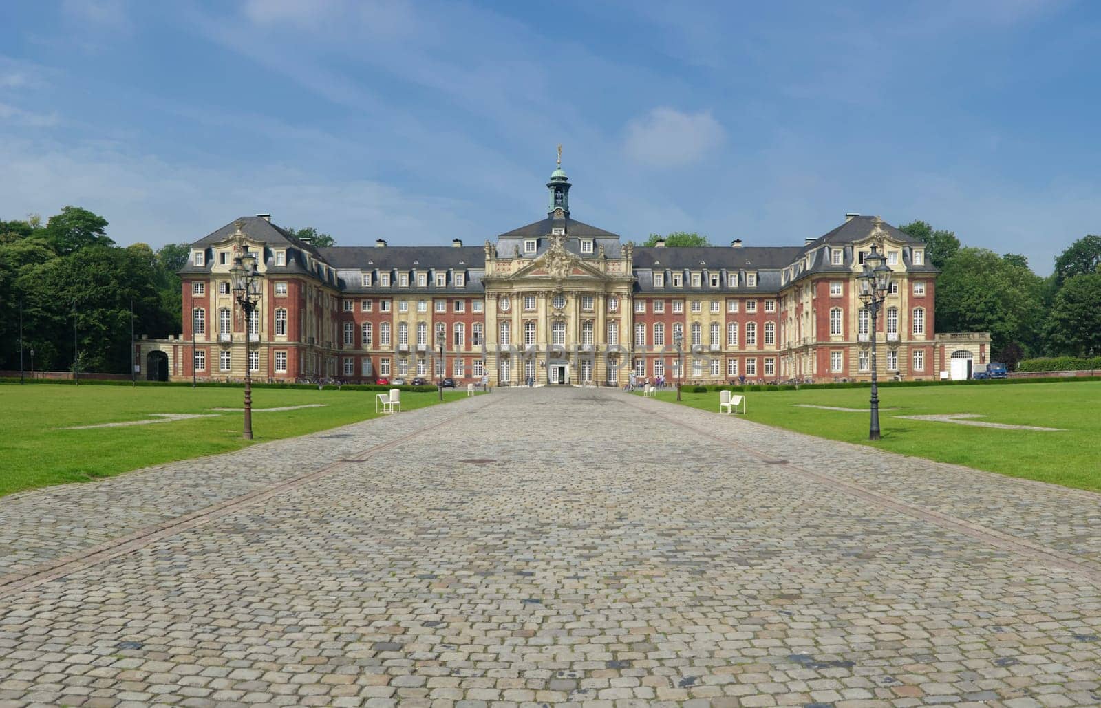 Schloss (castle) in Munster, Germany. Former residence for the prince-bishops, now it is the administrative centre of the University of Munster.