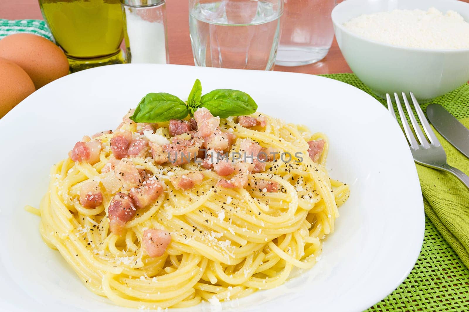 pasta with eggs and bacon