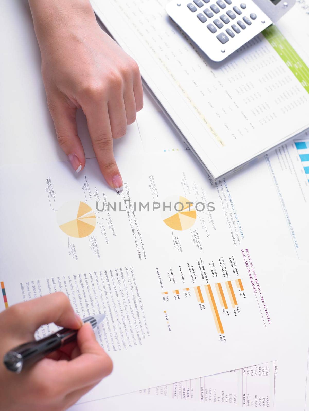 Market Analyze - pen and numbers on paper