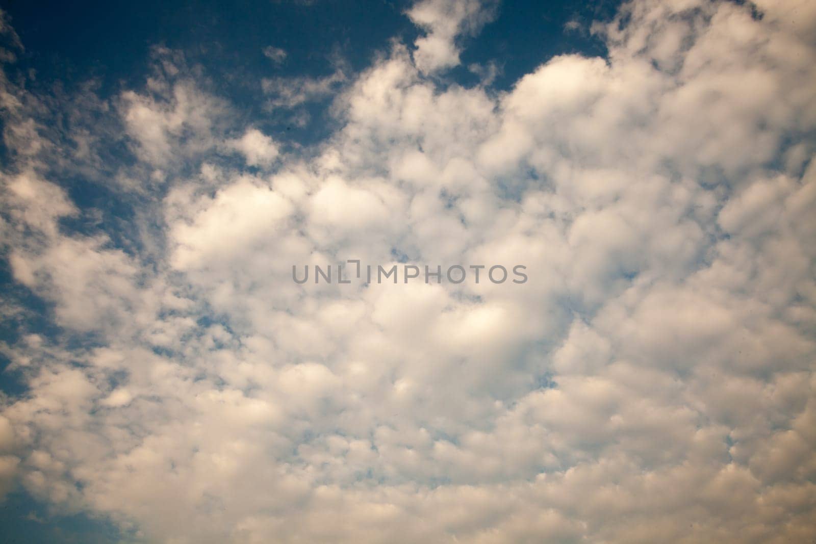 air, backdrop, background, beautiful, beauty, blue, bright, brightly, climate, cloud, cloudscape, color, cumulus, day, descriptive, environment, fluffy, freedom, heaven, high, idyllic, light, meteorology, nature, open, outdoors, ozone, pattern, perfectio