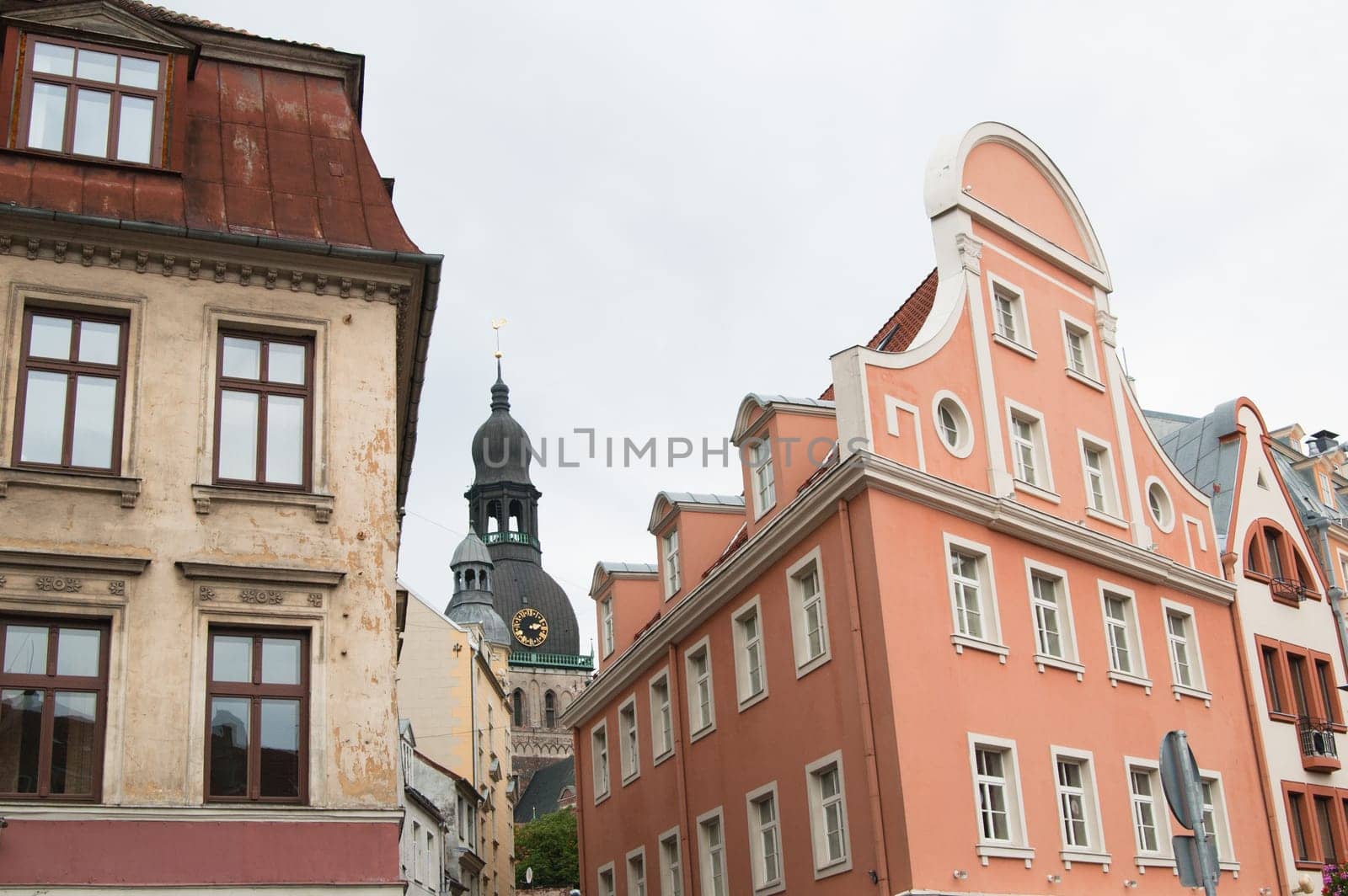 facade of the old building in Riga