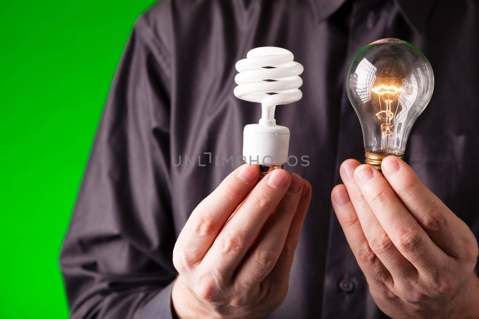Making a choice between incandescent and fluorescent light source