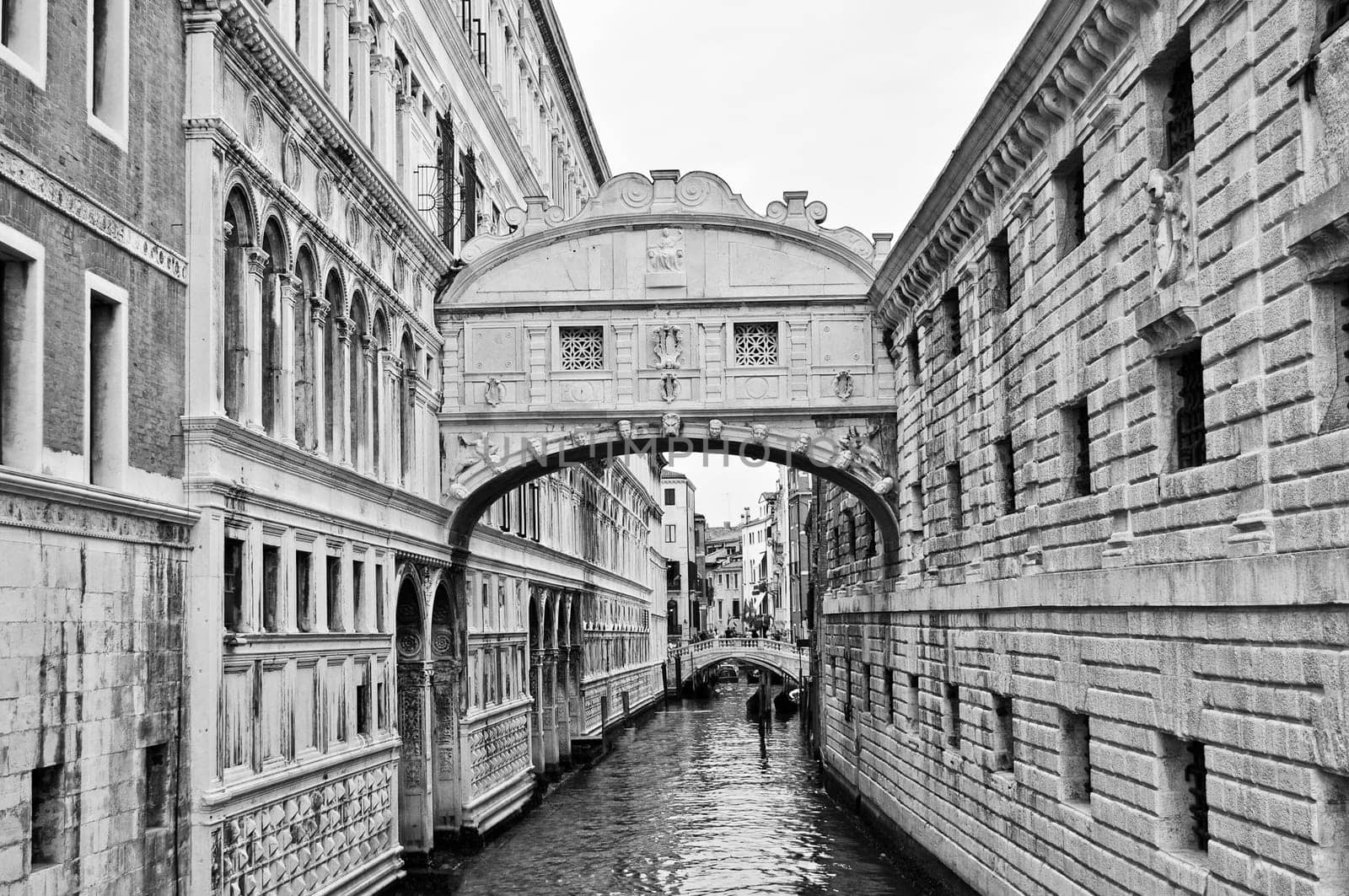 Ponte dei Sospiri (Bridge of Sighs) in Venice, Italy