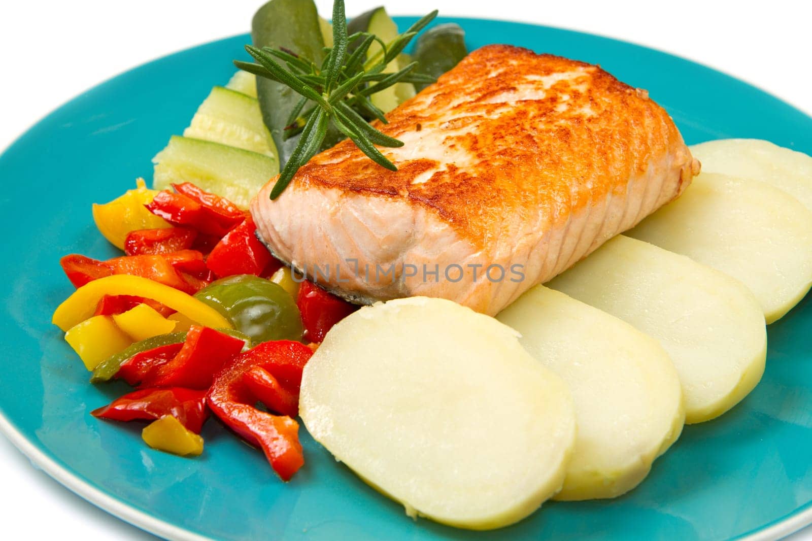 Grilled salmon and vegetables