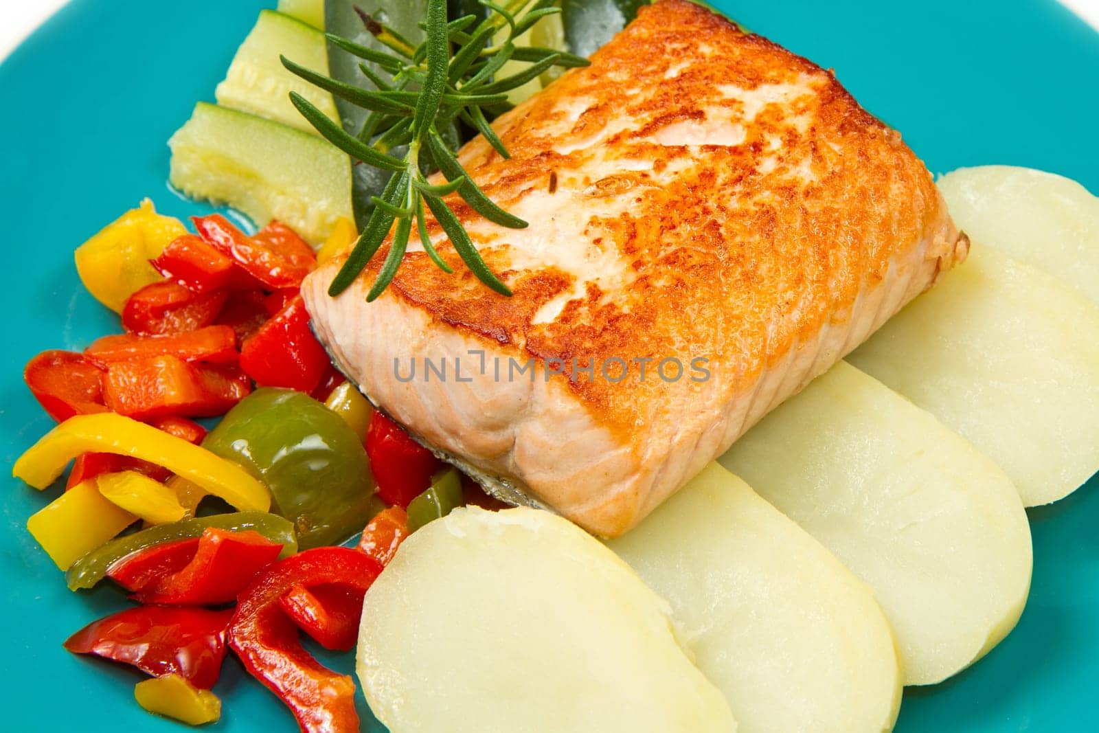 Grilled salmon and vegetables
