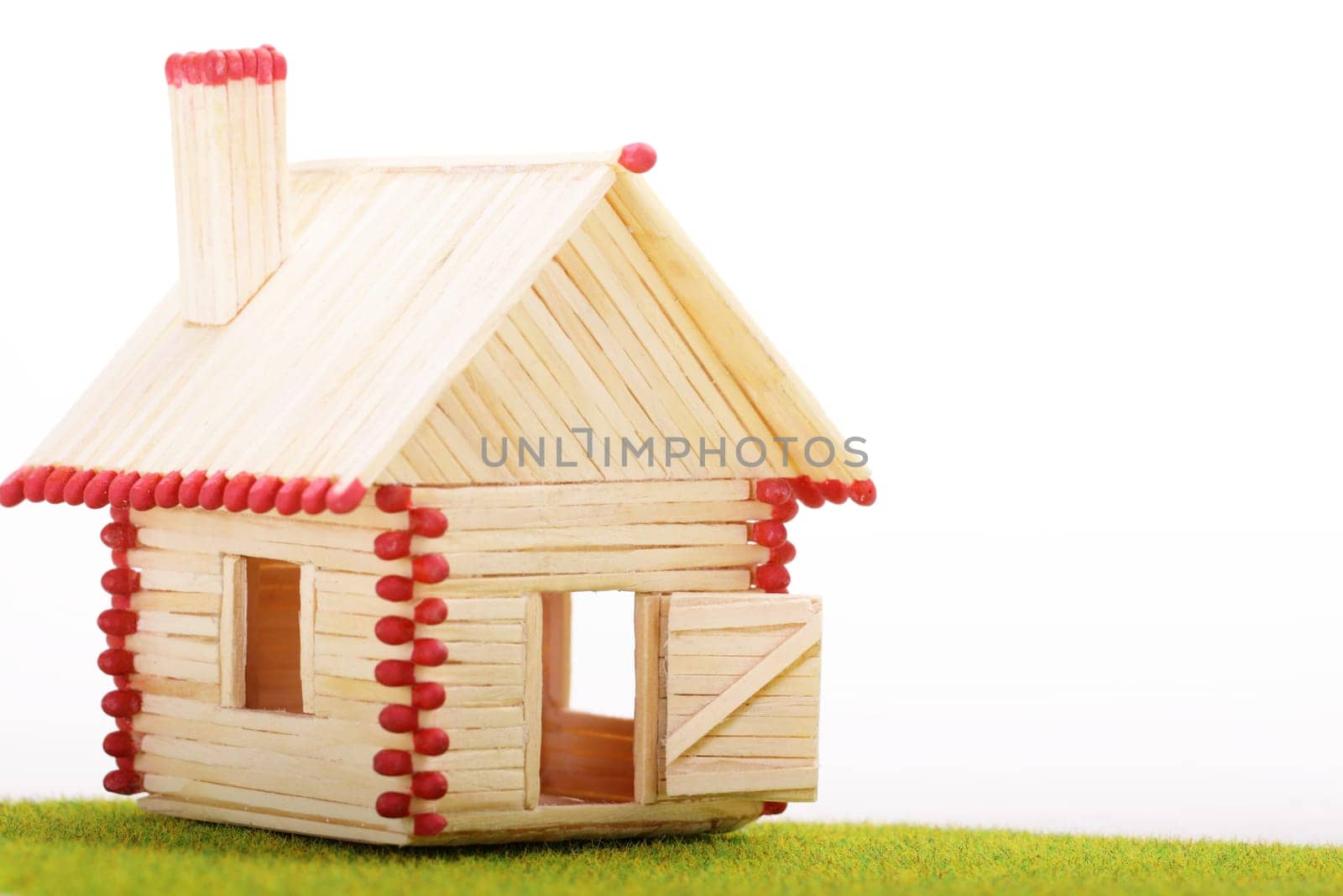 Hut White10