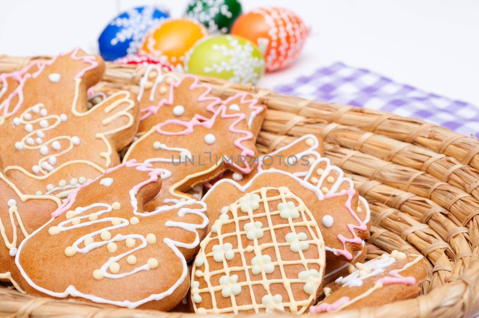 Easter - Homemade Gingerbreads and Painted Eggs