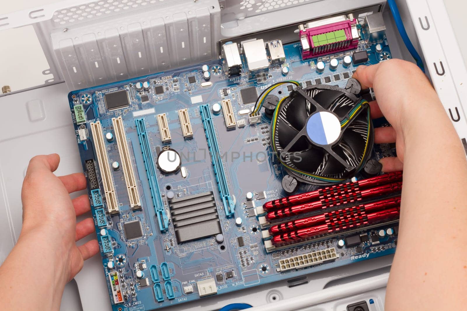 Mounting a motherboard