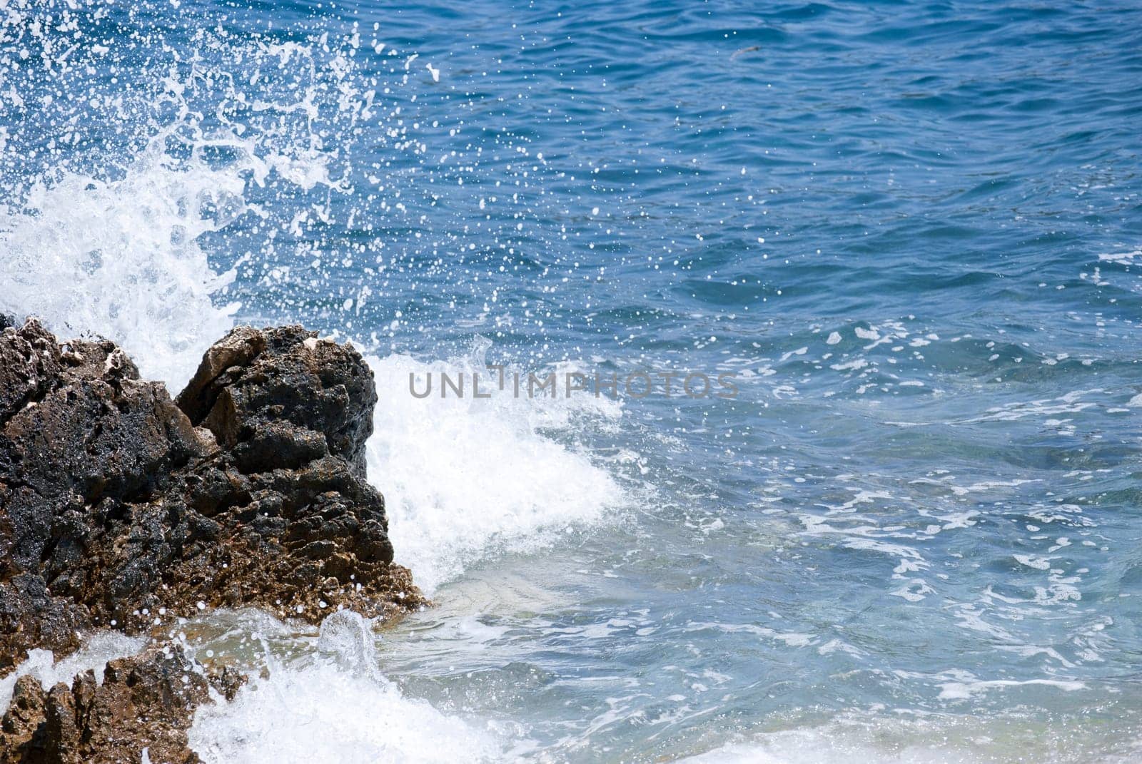 wave on the rocks
