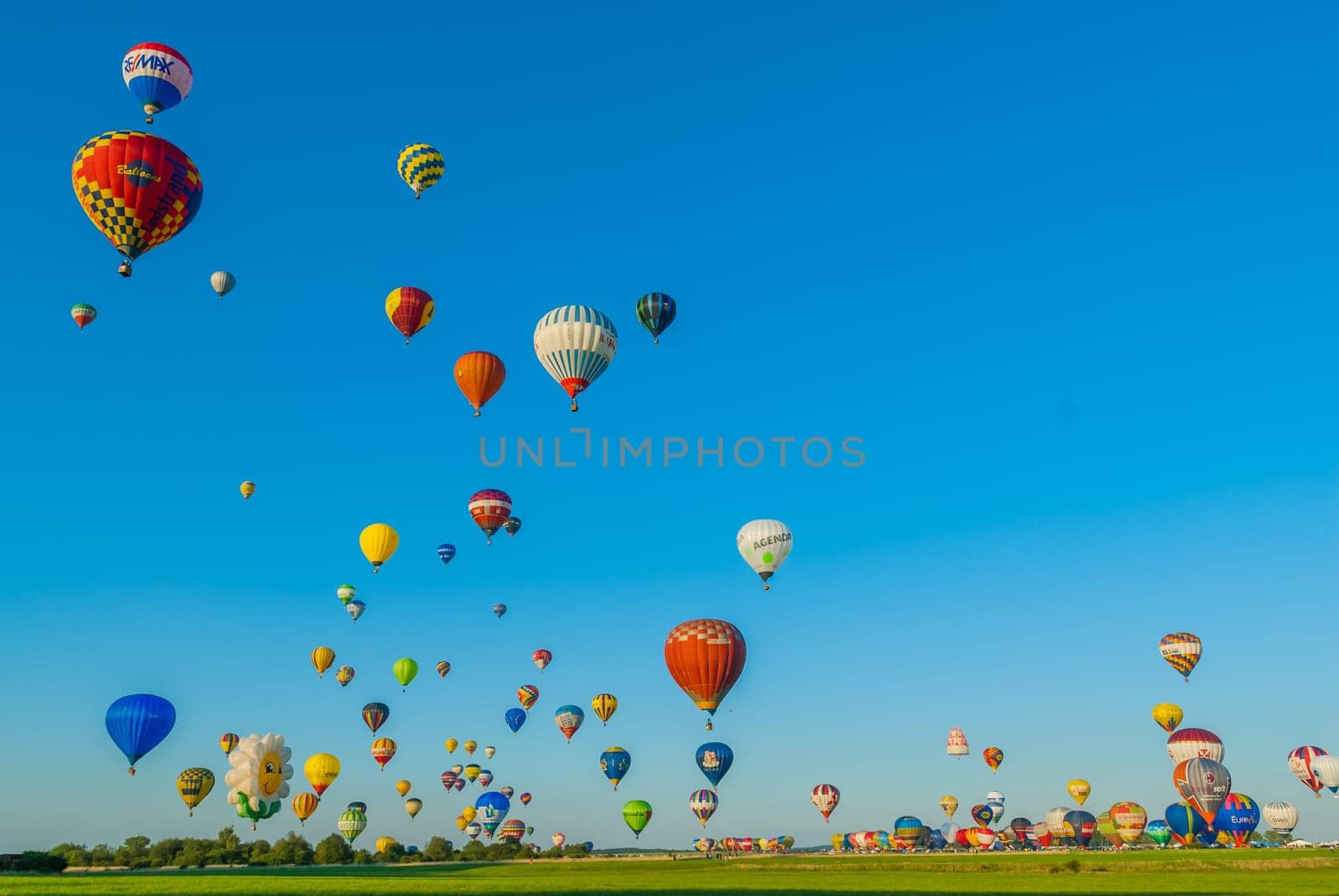 CHAMBLEY - AUGUST 4 : Mondial hot Air Ballon reunion in Lorraine august 4 2006 , in Chambley France