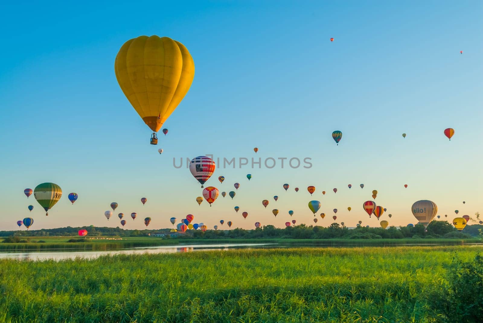 CHAMBLEY - AUGUST 4 : Mondial hot Air Ballon reunion in Lorraine august 4 2006 , in Chambley France