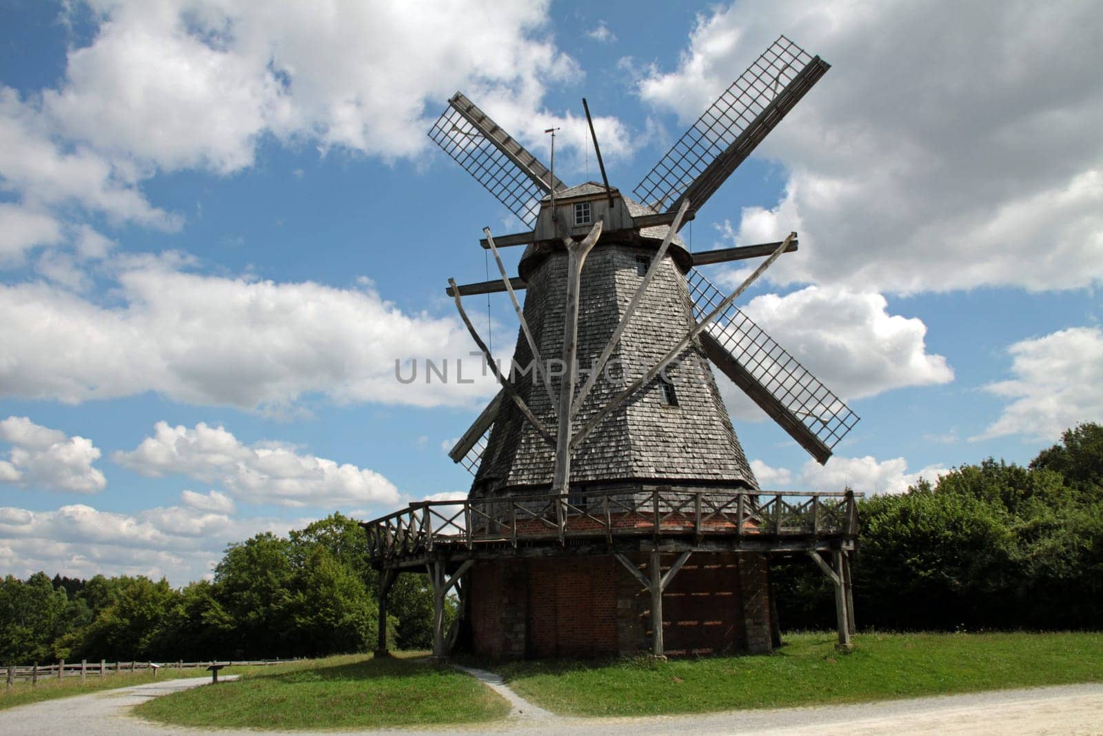 Cap windmill