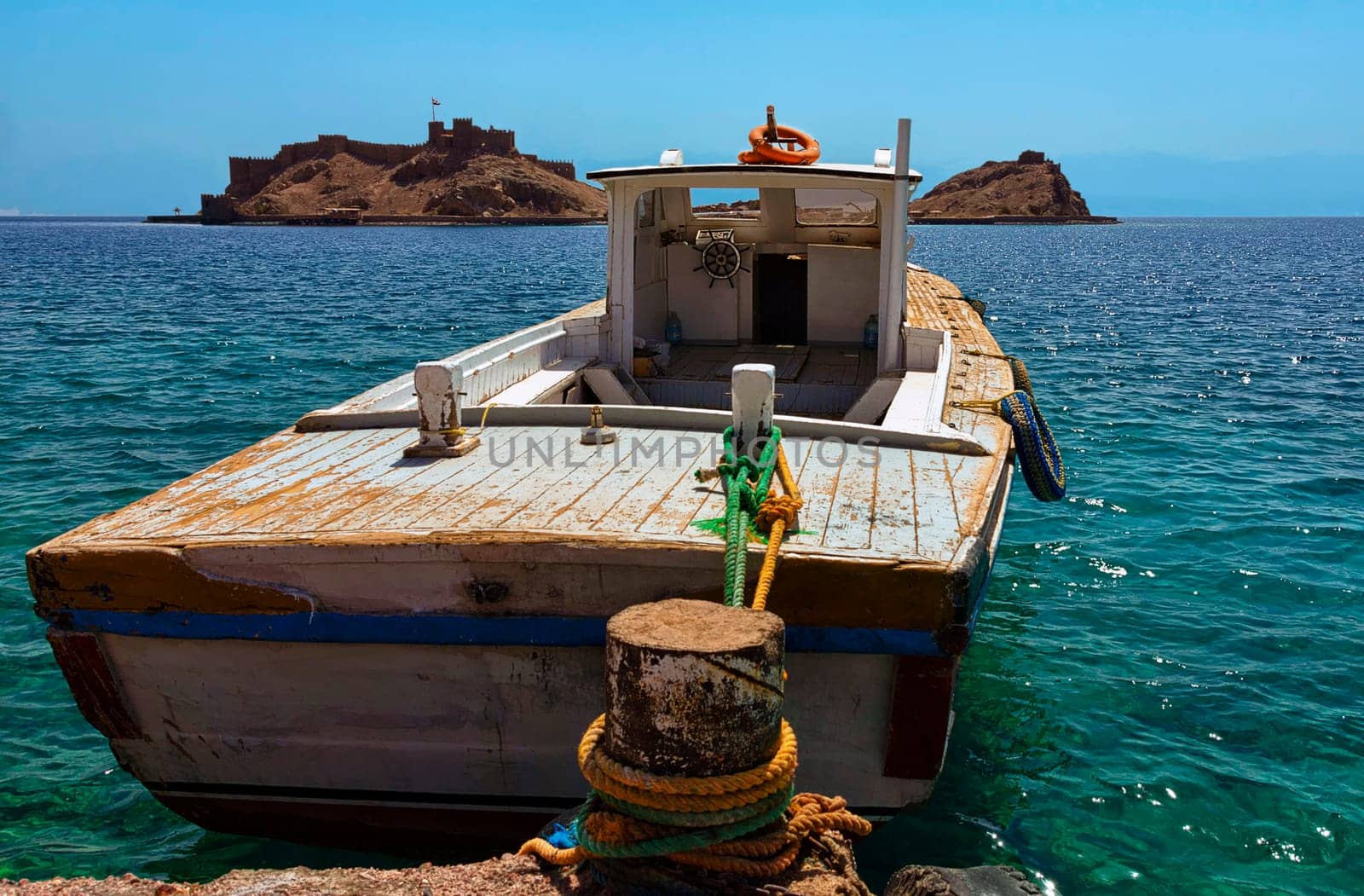The ship to Pharaoh Island