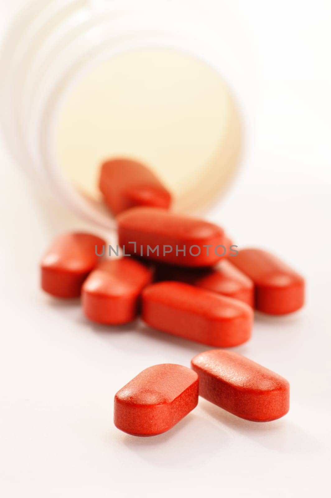 Composition with dietary supplement capsules and drug pills