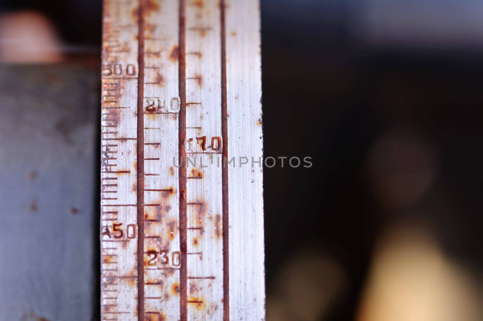 Field-gun, World War II, rusty component elements