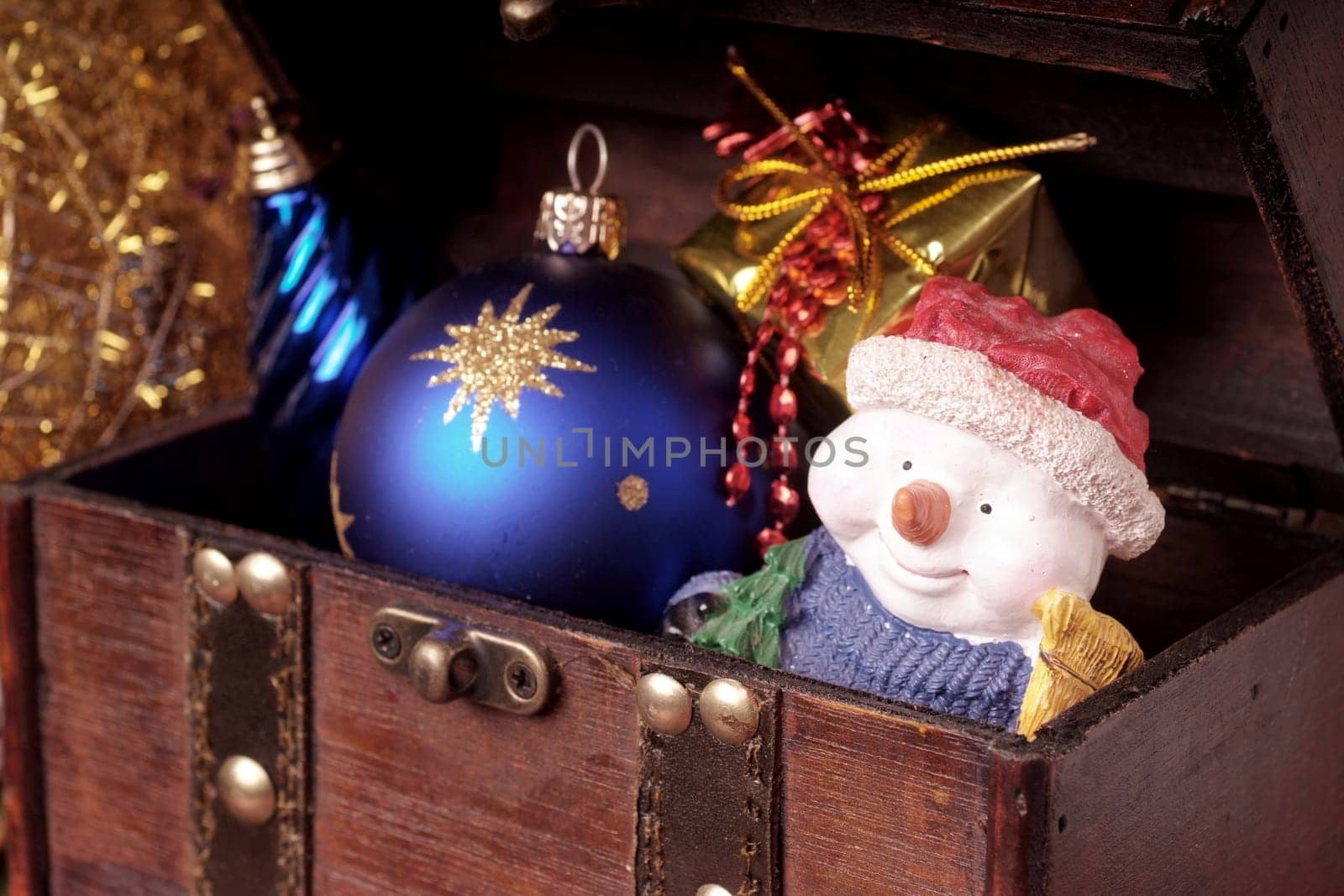 Christmas decoration in small wooden trunk