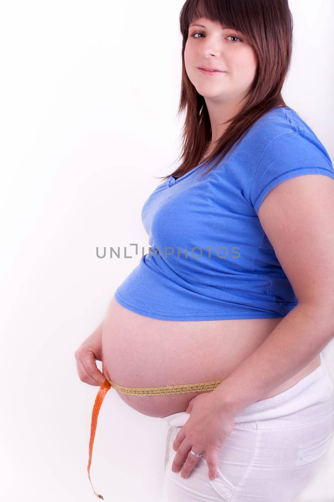 Measuring abdominal circumference - pregnant women
