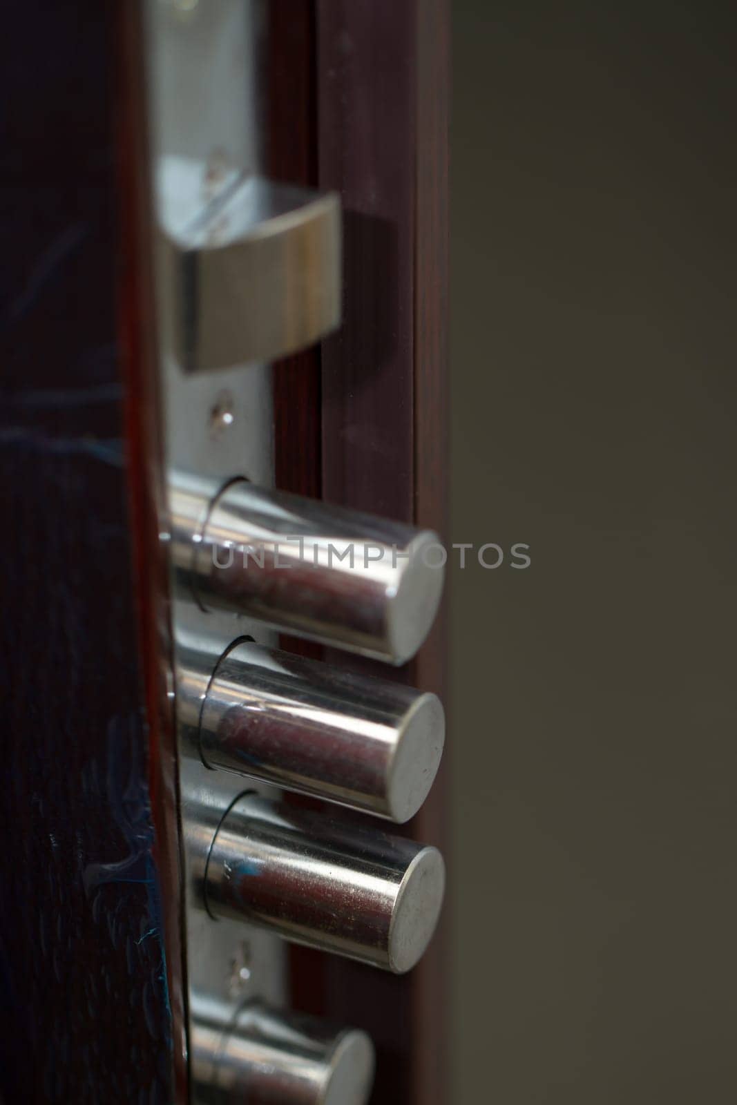 safety locking system with 4 pins