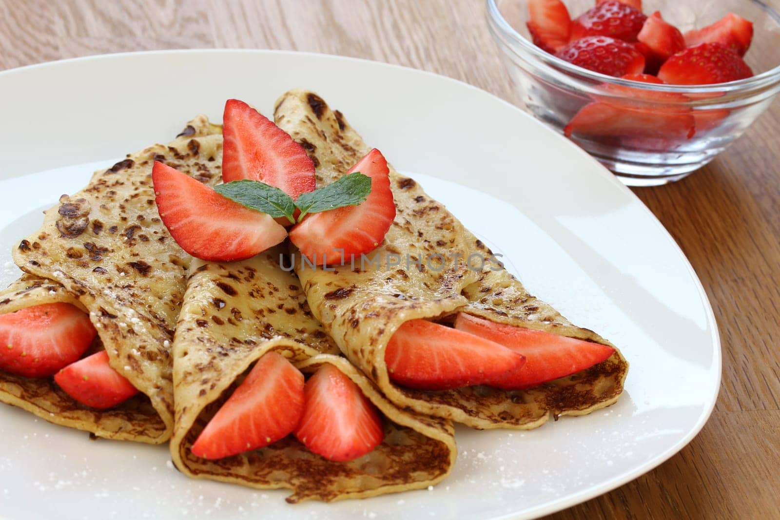 Pancakes with strawberries
