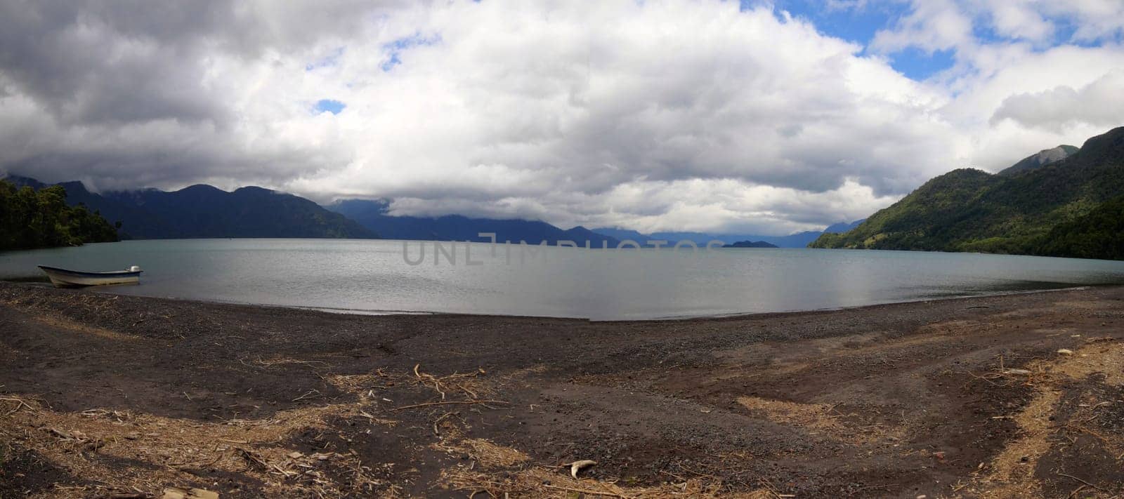 Todos los santos lake