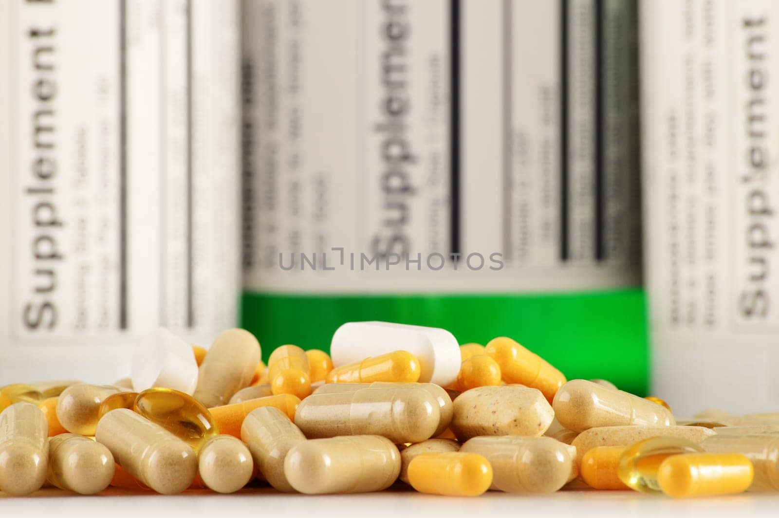 Composition with dietary supplement capsules. Drug pills