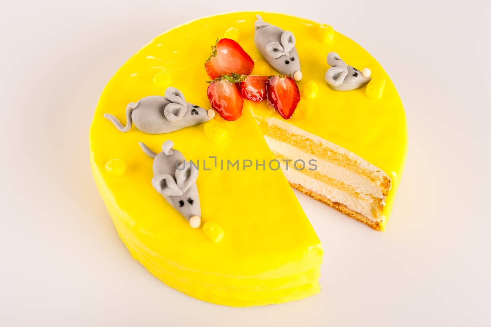 Yellow cheesecake lemon dessert marzipan mouse sugar icing