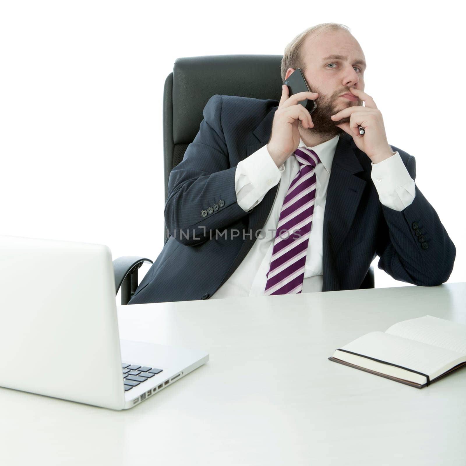 beard business man desk with cell phone