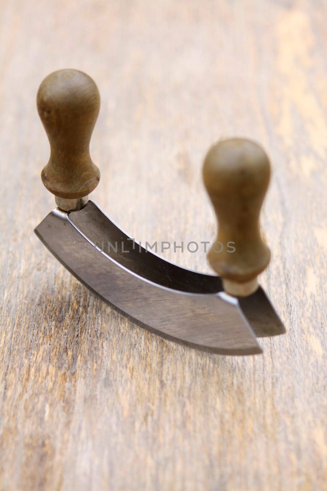 Double-blade chopping knife