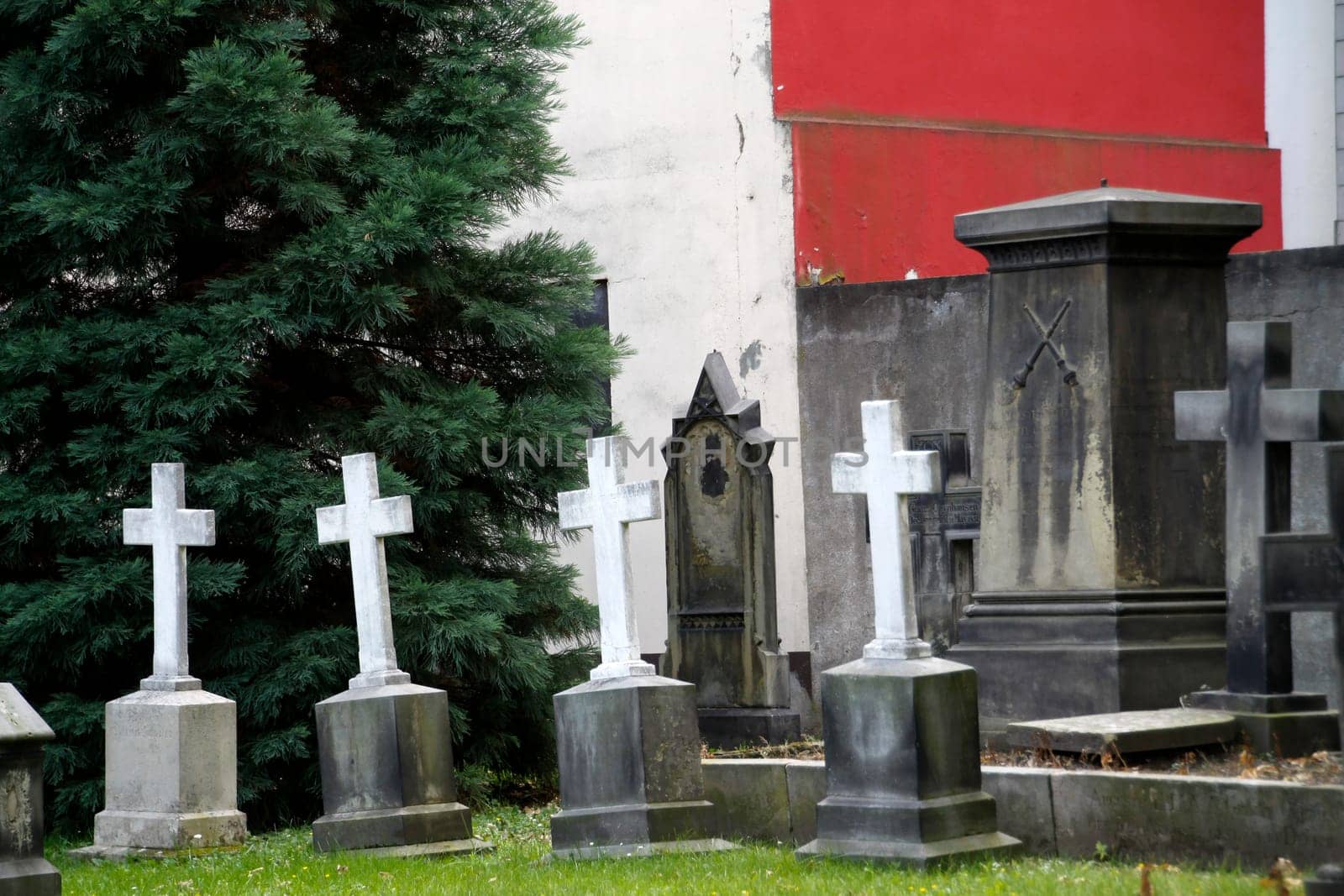 At the Garrison Cemetery in Hamelin