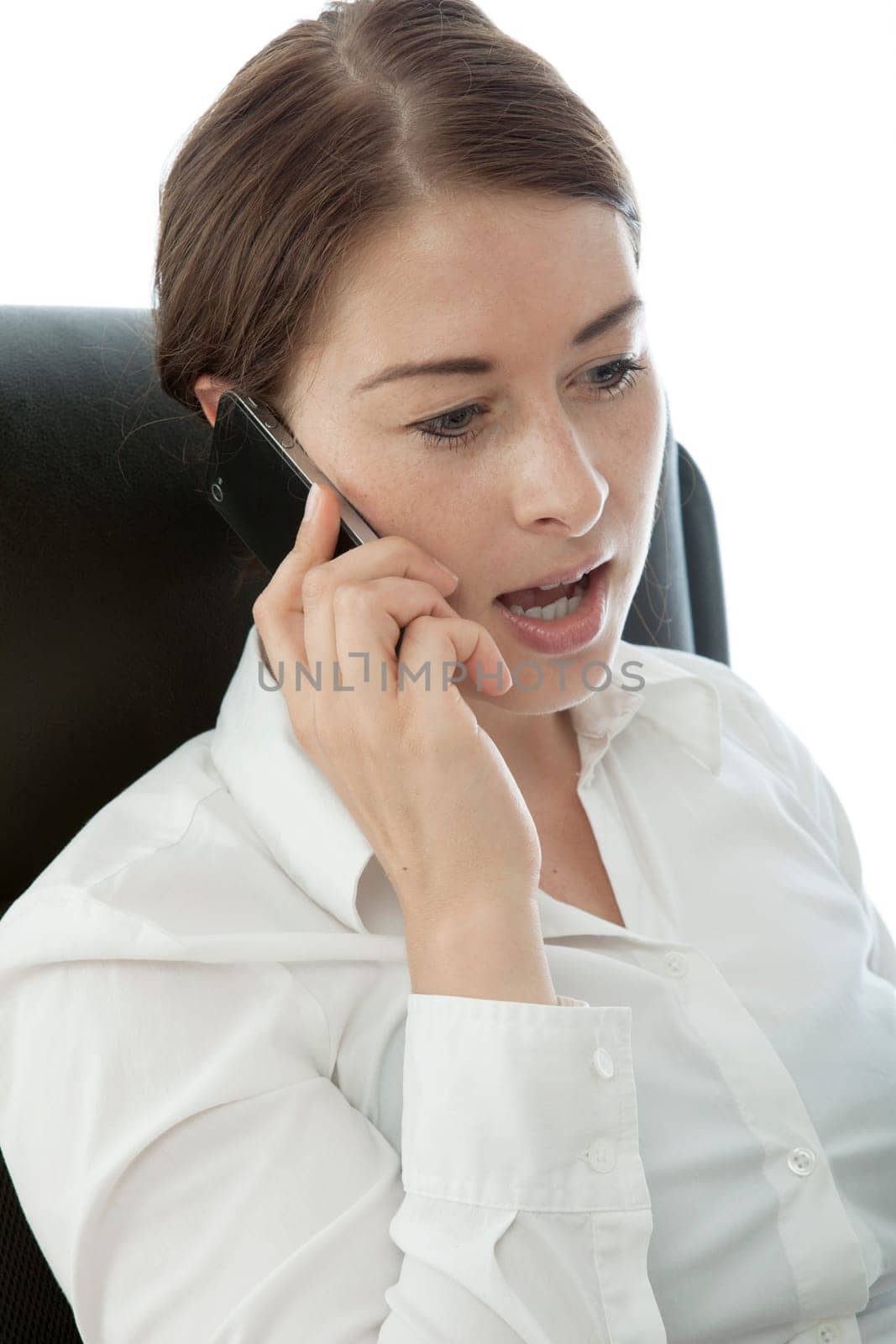 young brunette business woman call cell phone