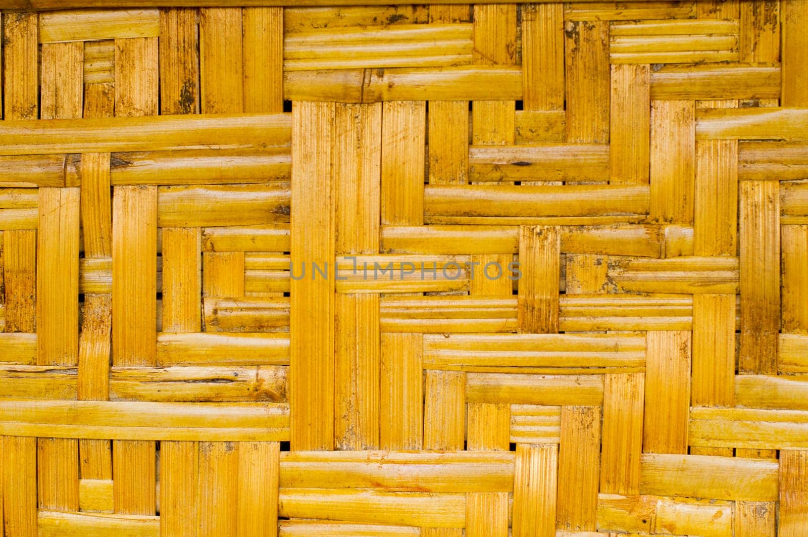 woven textures, by bamboo or rattan materials.