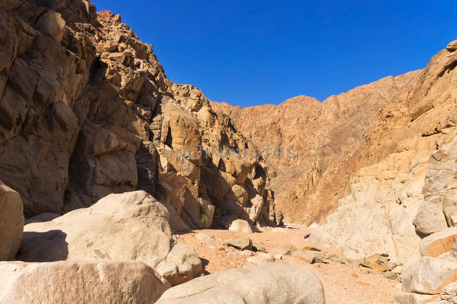 Through Wadi Ochra