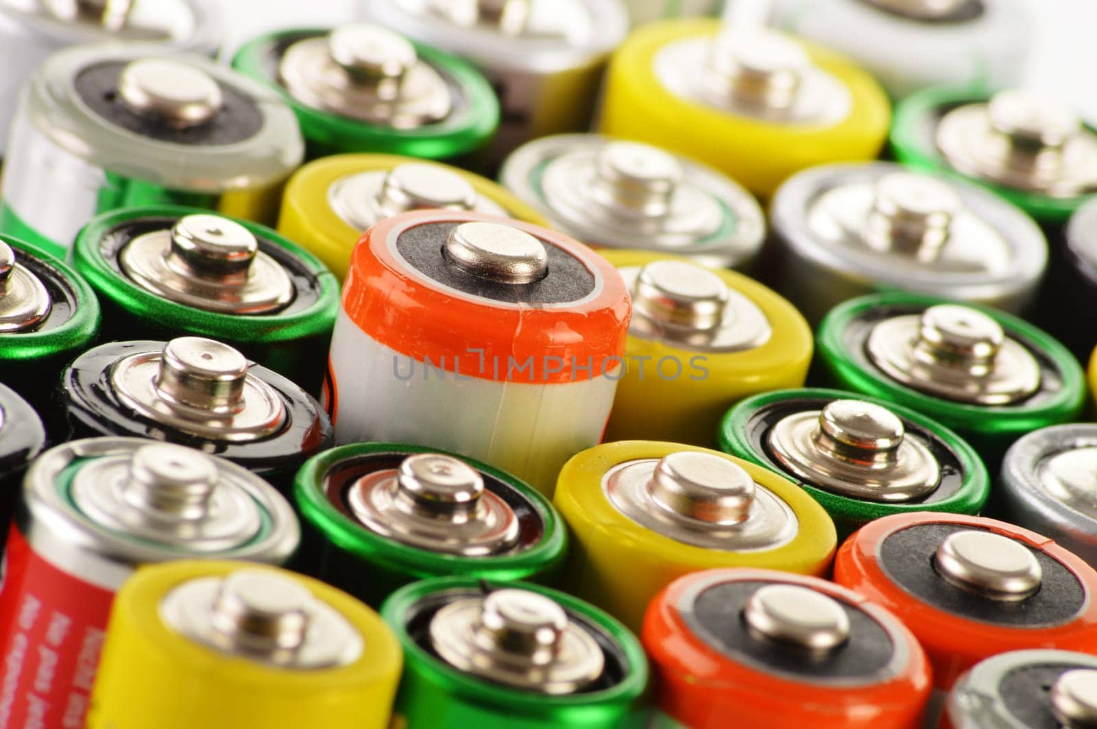 Composition with alkaline batteries