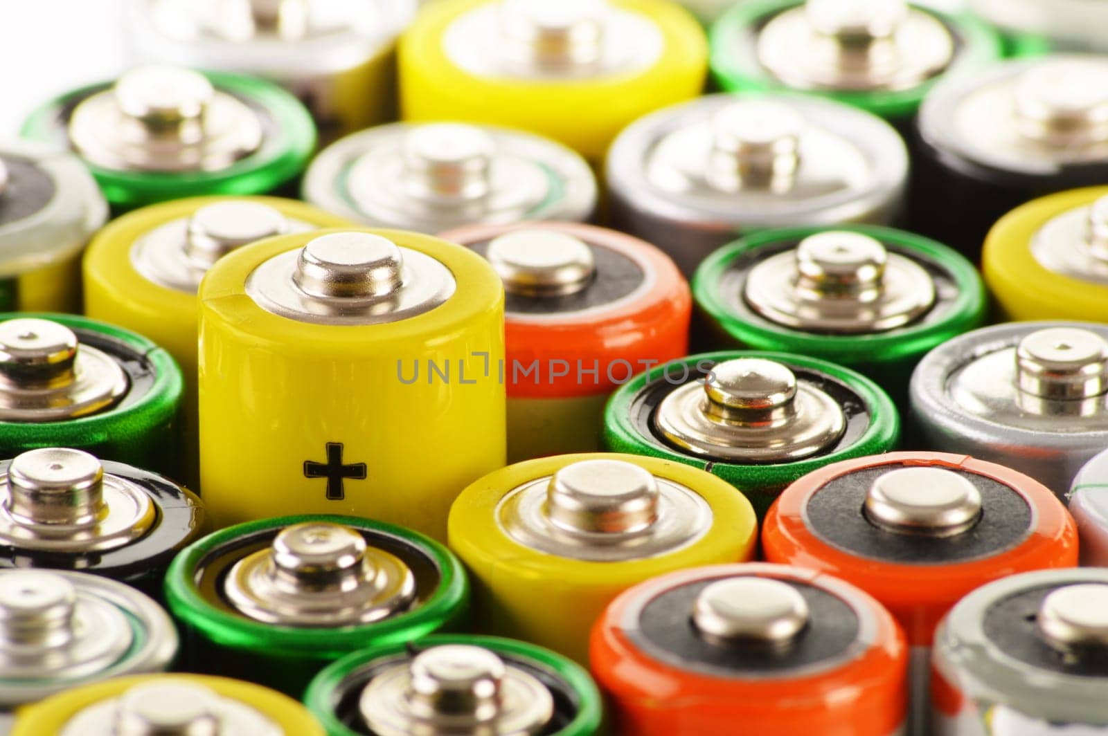 Composition with alkaline batteries