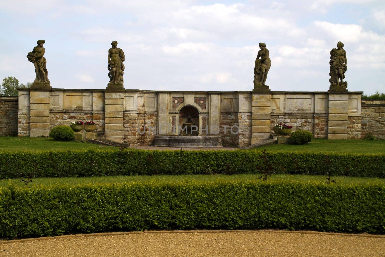 Schwöbber Castle (garden decoration)