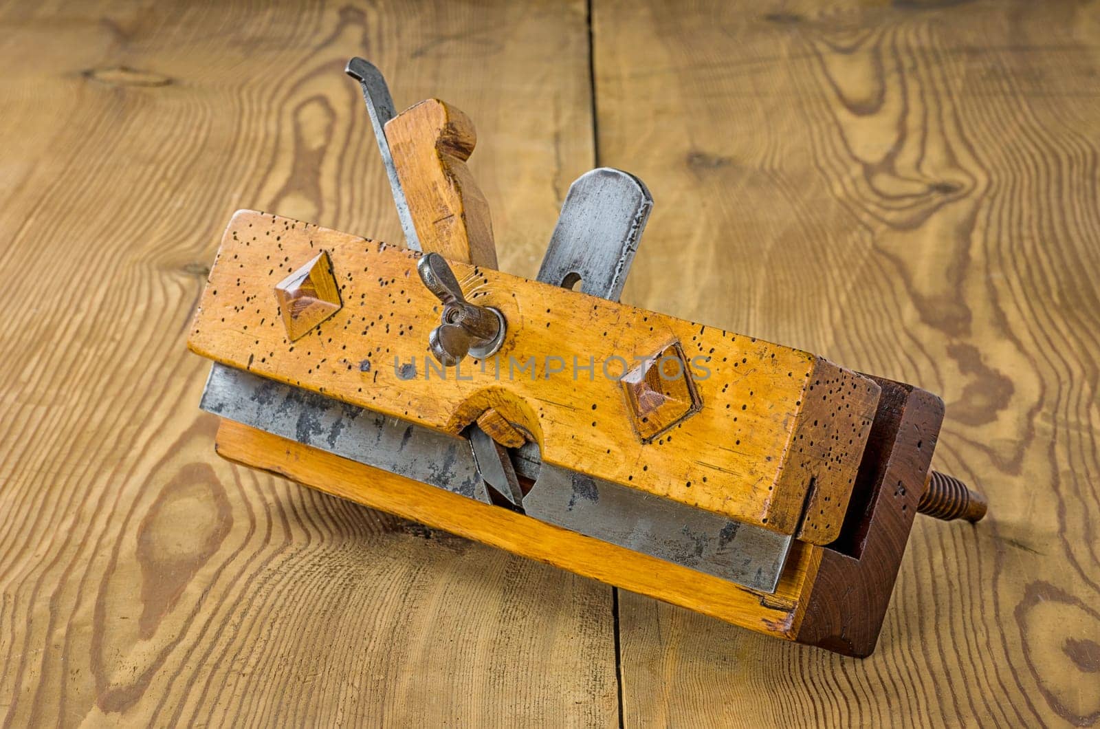 Old groove plane